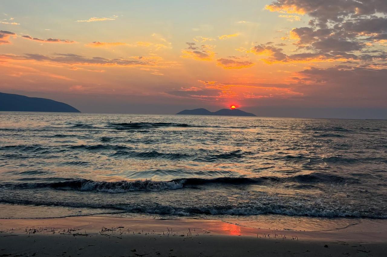 Sealavita, Modern 2 Bedroom Apartment Sea & Sunset View Vlora Kültér fotó